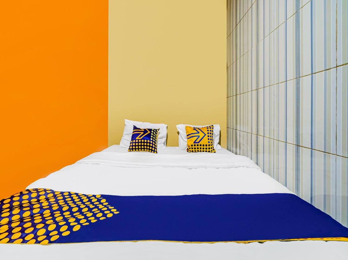 Hotel Spot On 91186 Losmen Yanti Bandung Esterno foto