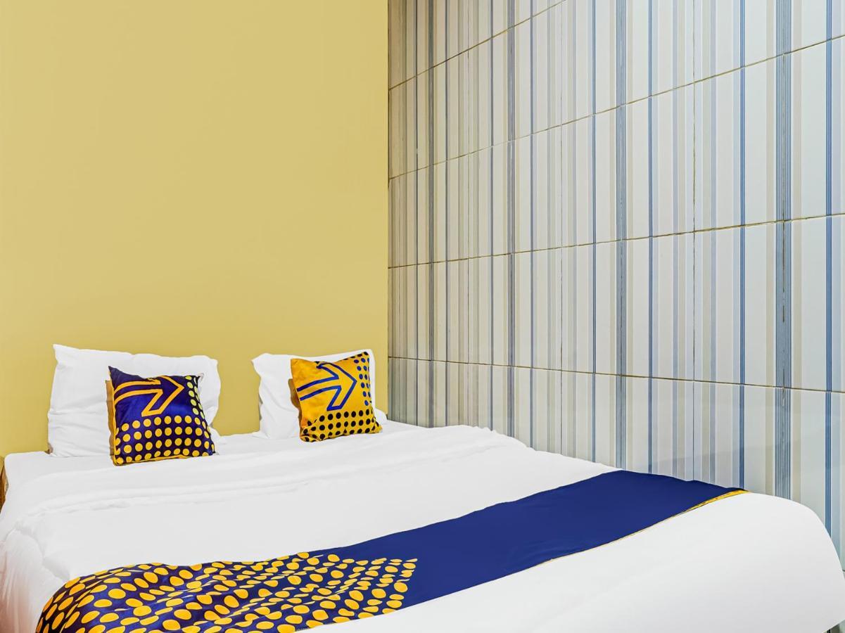 Hotel Spot On 91186 Losmen Yanti Bandung Esterno foto