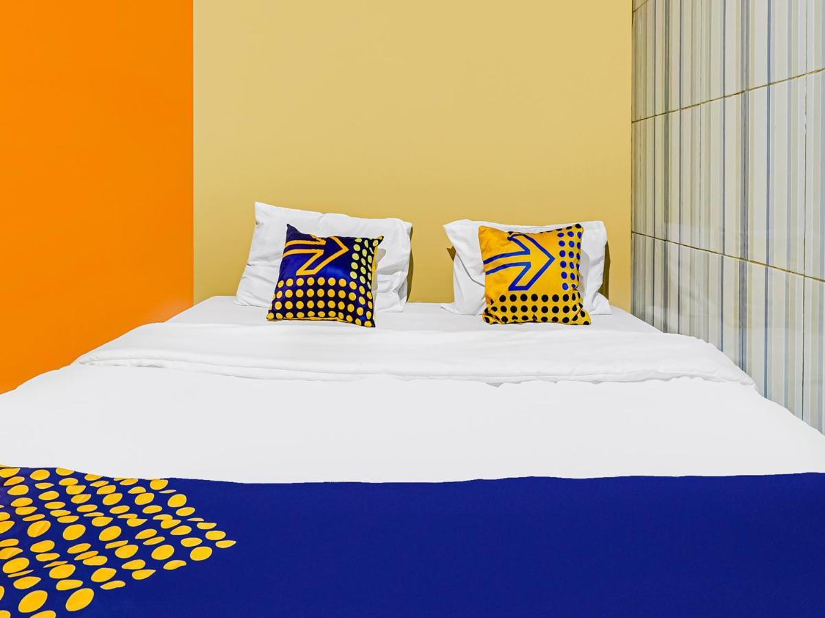 Hotel Spot On 91186 Losmen Yanti Bandung Esterno foto