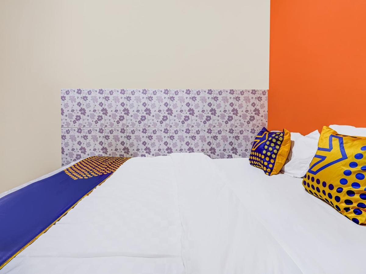 Hotel Spot On 91186 Losmen Yanti Bandung Esterno foto
